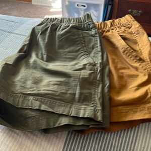 1 pair of Prana rips top nylon shorts